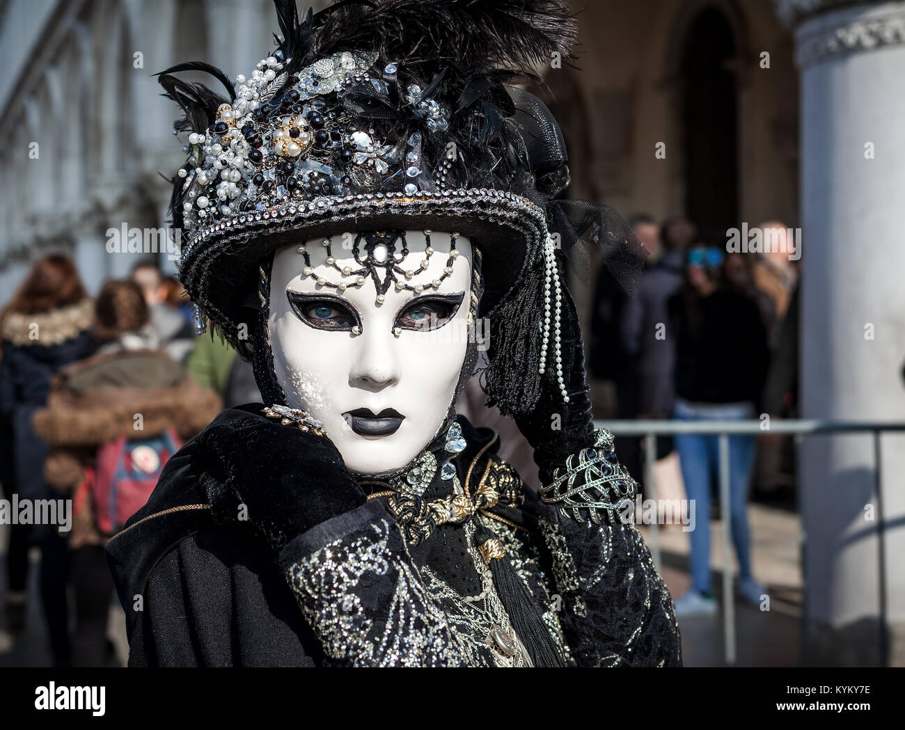 Carnival venice mask hires stock photography and images Alamy