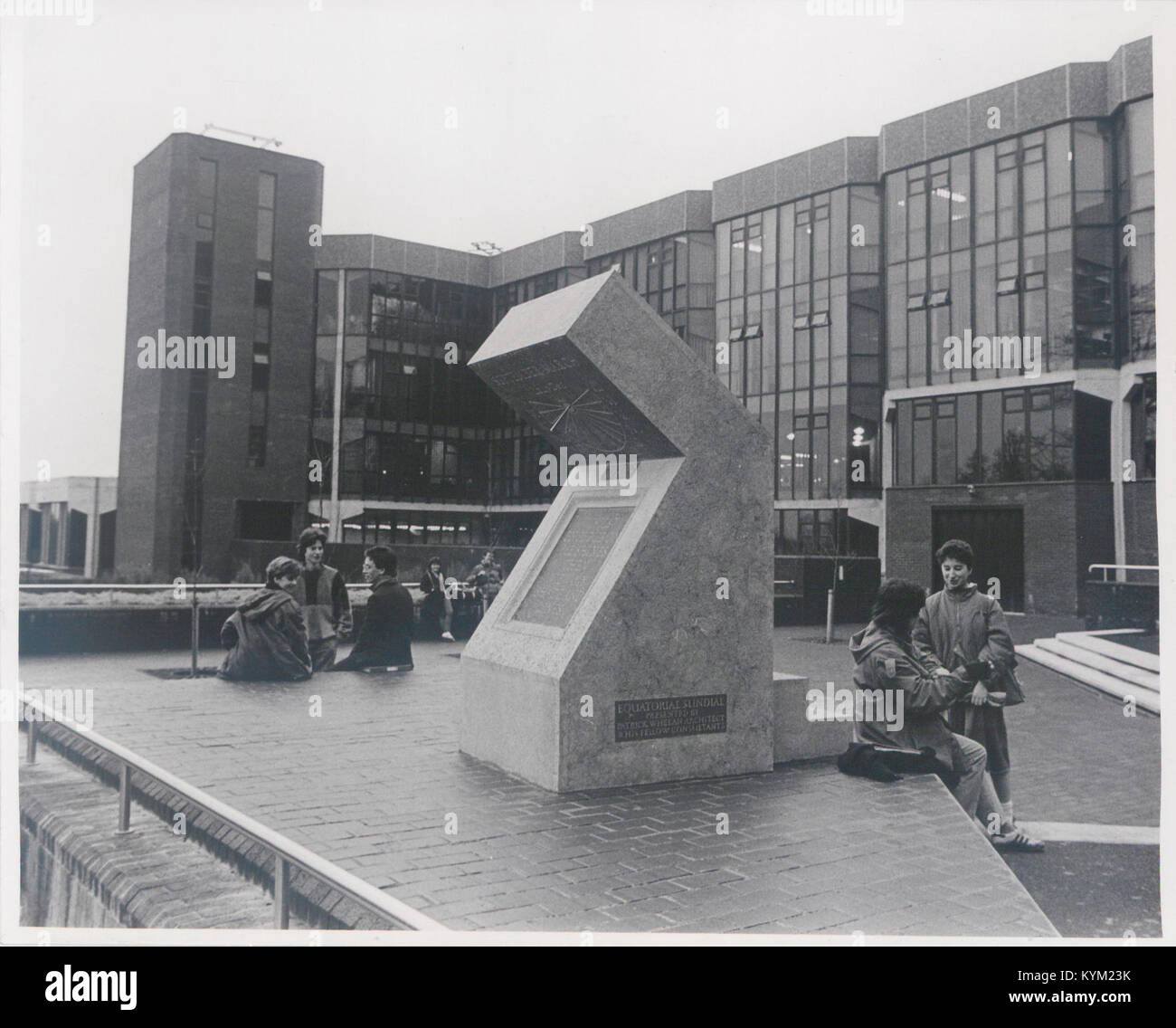 Equatorial sun dial, presented to NIHE Limerick in 1986 9307630682 o Stock Photo