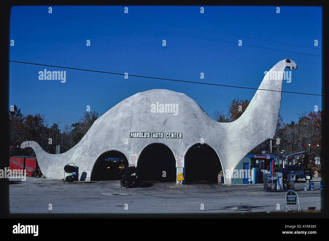 Harold's Auto Center, horizontal view, Sinclair gas station, Route 19