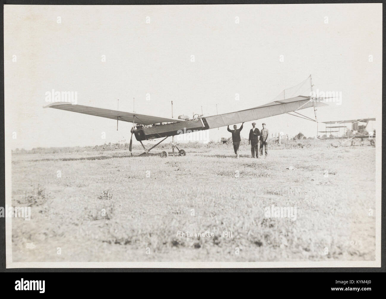 a-historic-image-of-the-antoinette-monoplane-from-1911-an-early