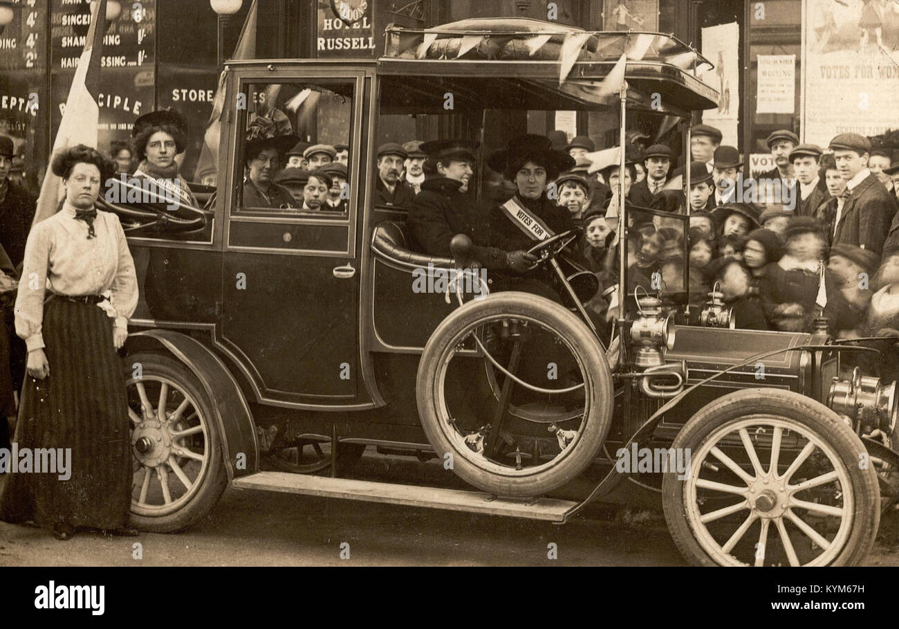 Suffragette group with Vera 'Jack' Holme as chauffeur 26702377099 o Stock Photo