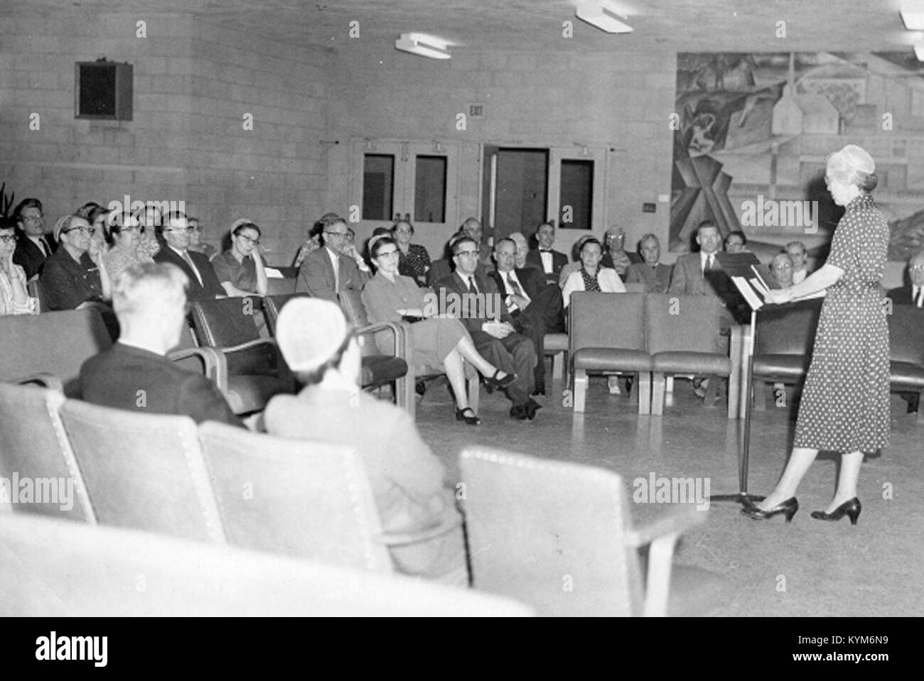 Minnie Graber speaking Missionary training 1960 Goshen IN 35483934183 o Stock Photo