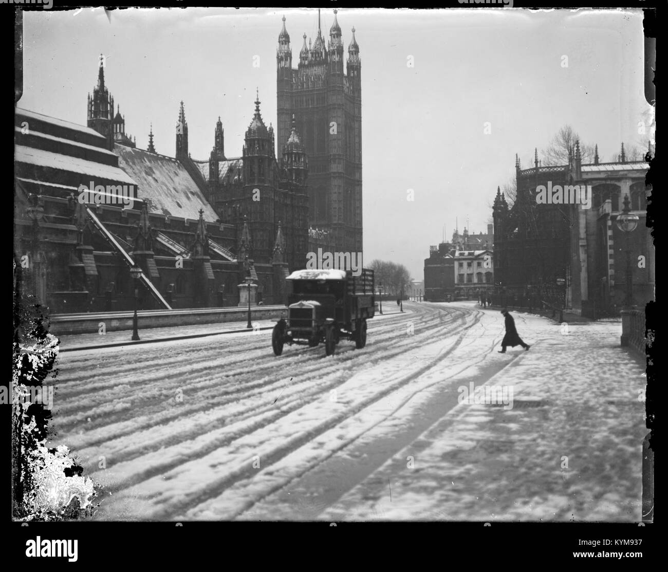 Truck on Snow Covered Street, London, Rex Hazlewood, 1918-1919 35740488421 o Stock Photo
