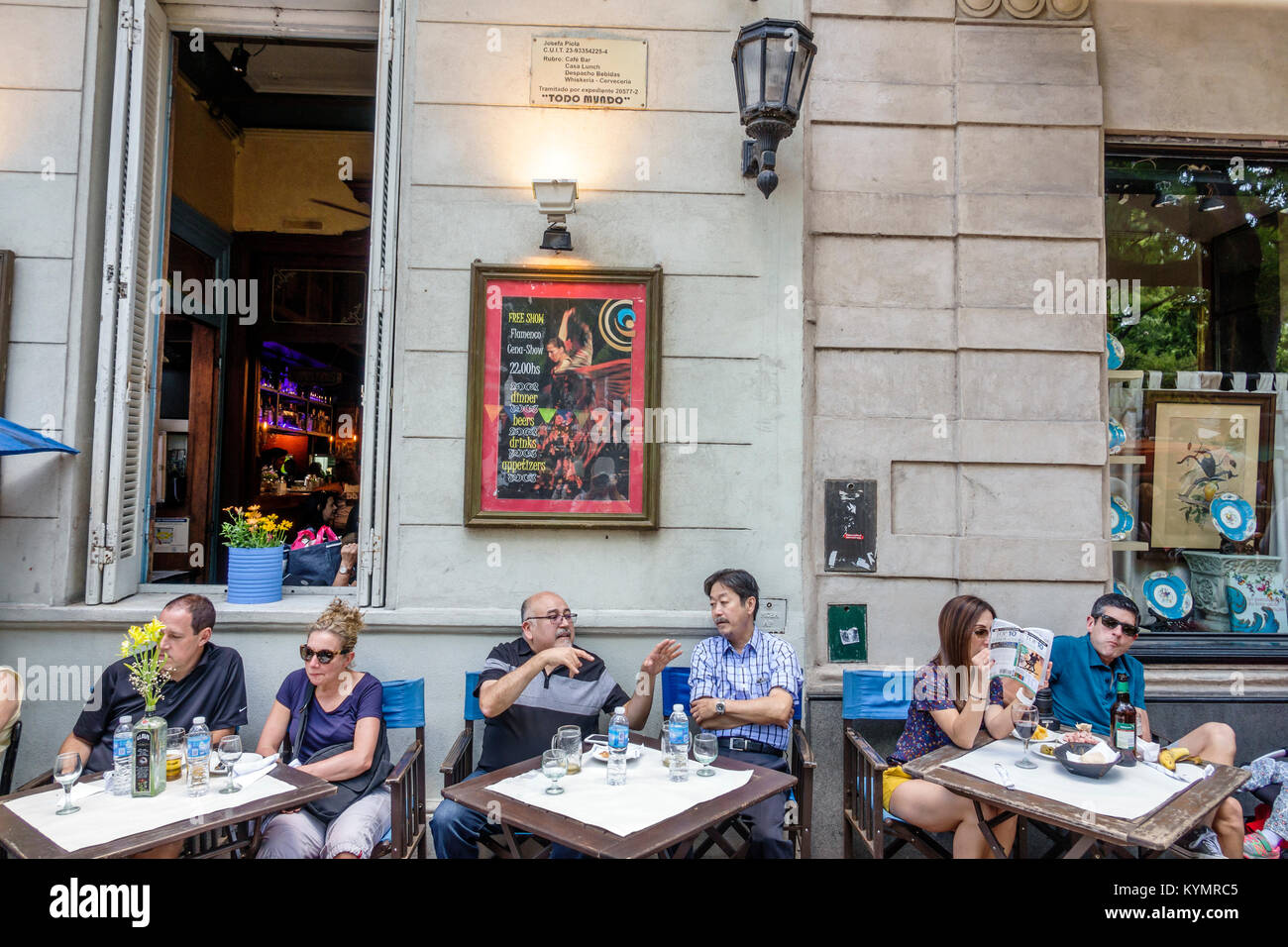 Buenos Aires Argentina,San Telmo Plaza Dorrego,Todo Mundo Club,restobar,restaurant restaurants food dining cafe cafes,bar lounge pub,al fresco,sidewal Stock Photo