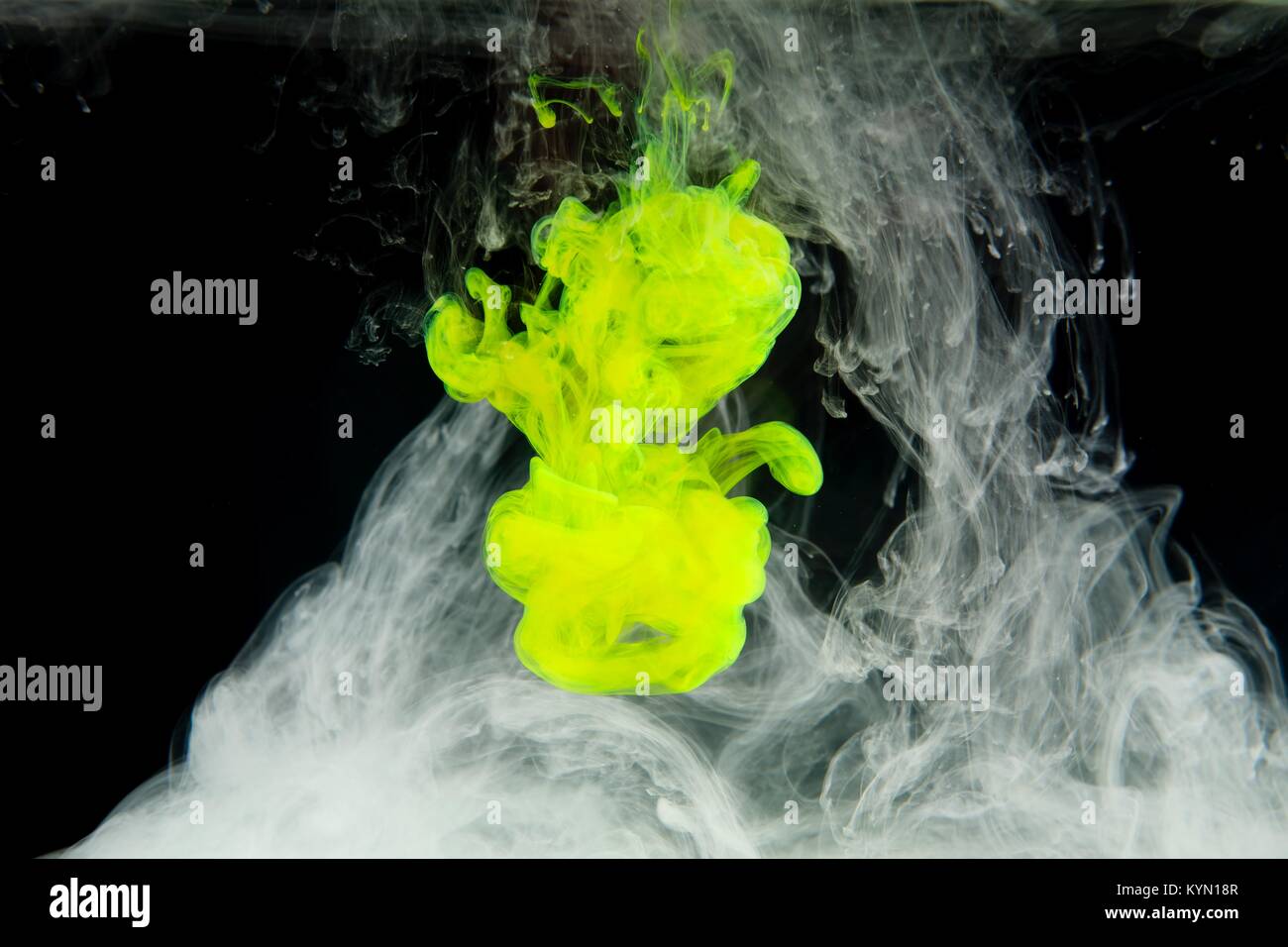 Abstract Ink Water inks in water, color abstraction Stock Photo - Alamy