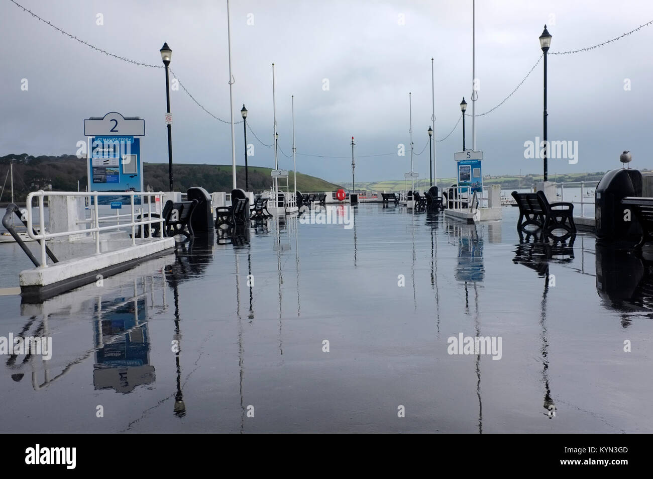 A wet day on the pier in Falmouth, Cornwall Stock Photo