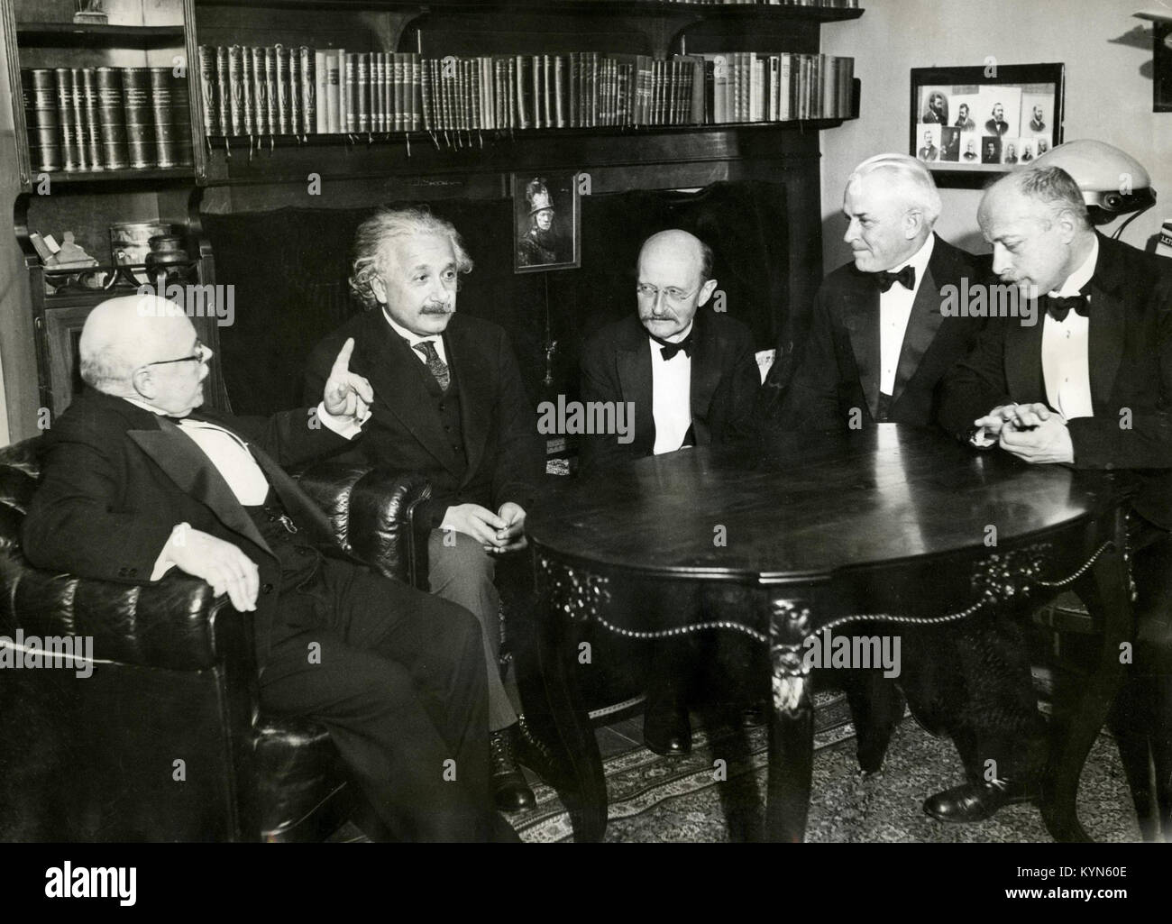 From left to right: Walther Nernst, Albert Einstein, Max Planck, Robert Andrews Millikan and Max von Laue at a dinner given by von Laue in Berlin on 11 November 1931 Stock Photo