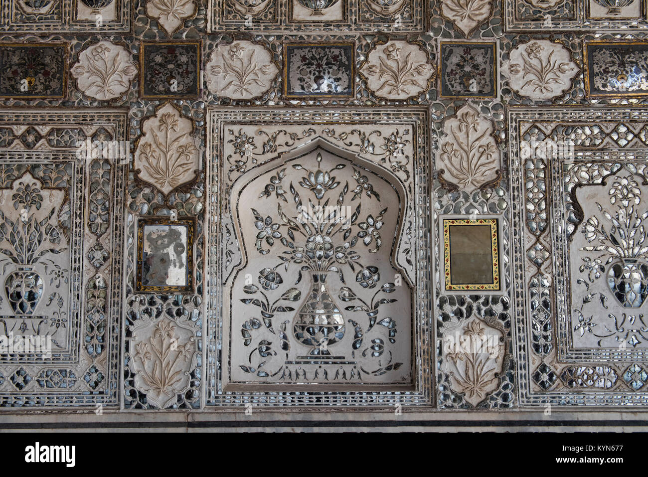 Amer fort mirror hi-res stock photography and images - Alamy