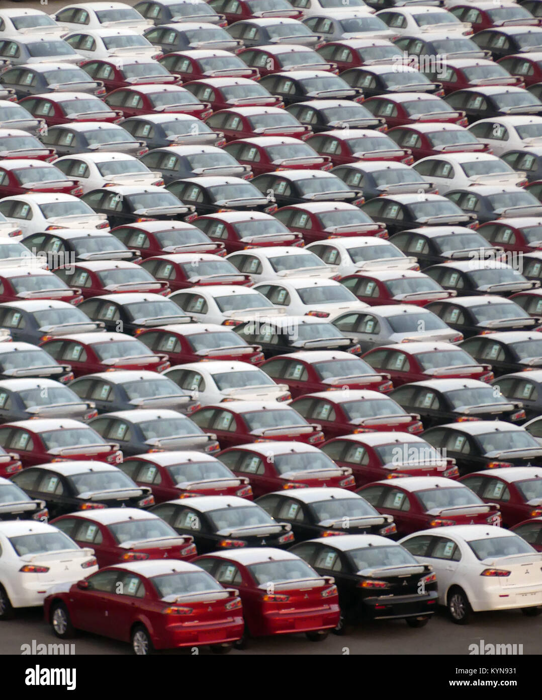 JAPANESE CAR IMPORTS at Dubai docks. Photo Tony Gale Stock Photo Alamy