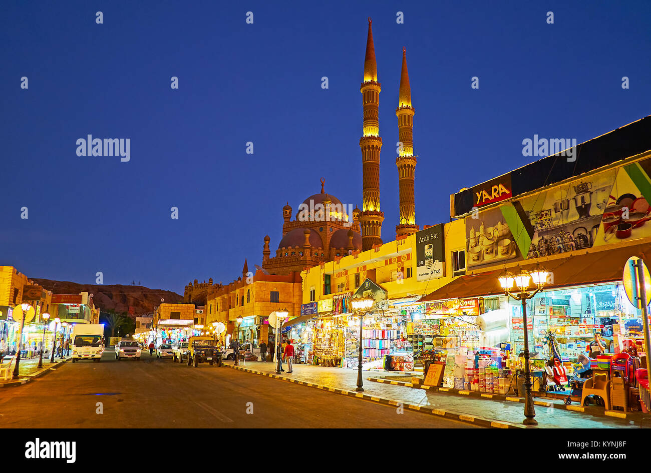 SHARM EL SHEIKH, EGYPT- DECEMBER 15, 2017: The tourist bazaar in ...