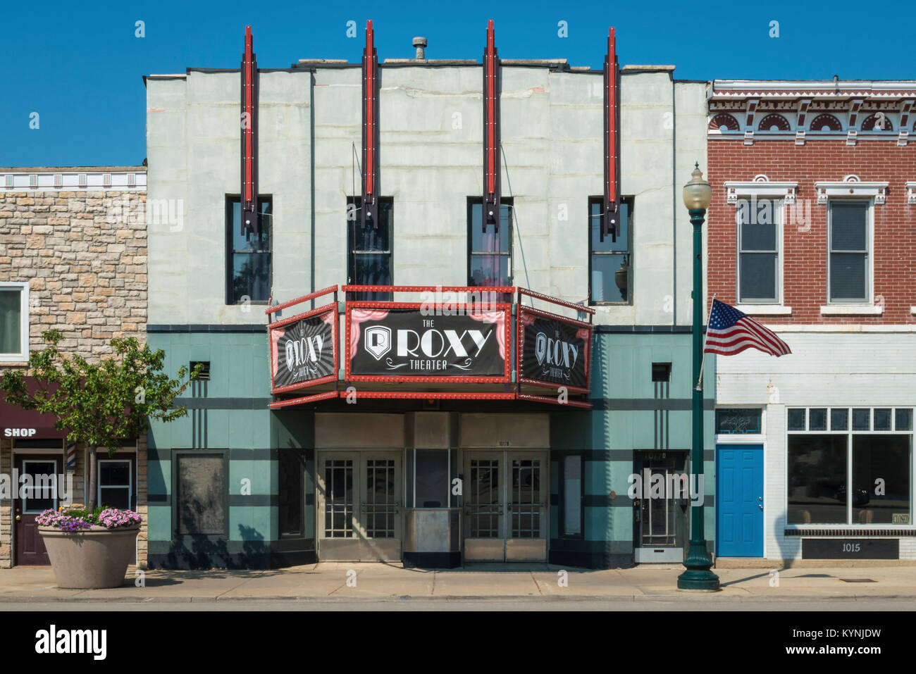 Art deco exterior canopy hi-res stock photography and images - Alamy