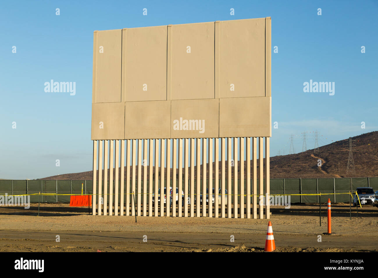 Us border wall construction hi-res stock photography and images - Alamy