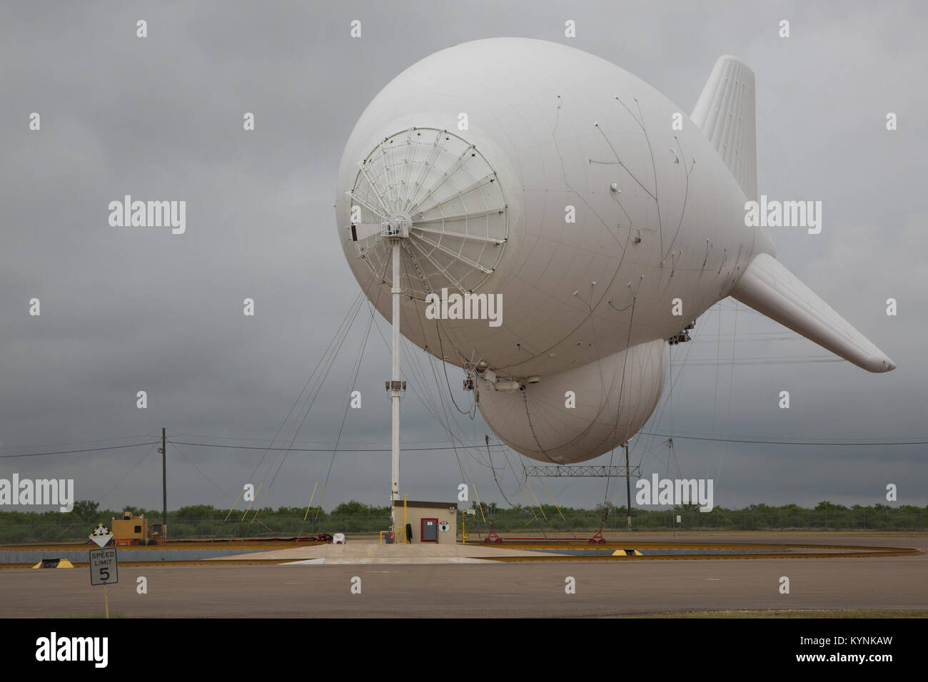 Donna pass hires stock photography and images Alamy