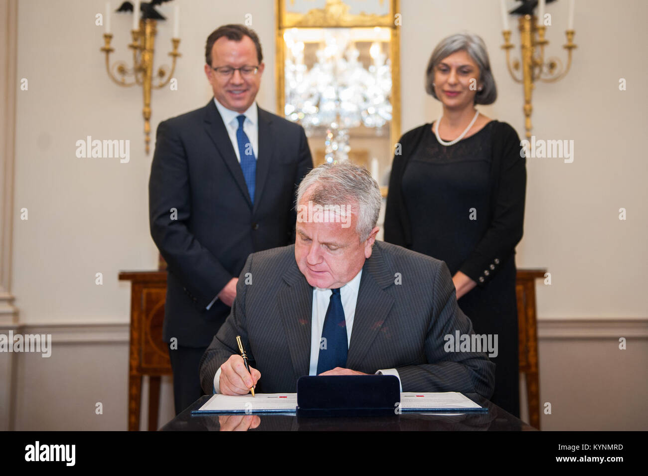 Ambassador Of The Kingdom Of Bahrain To The United States High Resolution Stock Photography And Images Alamy