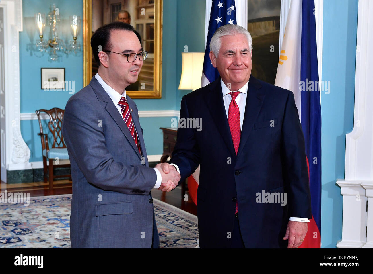 Filipino foreign affairs secretary hi-res stock photography and images ...