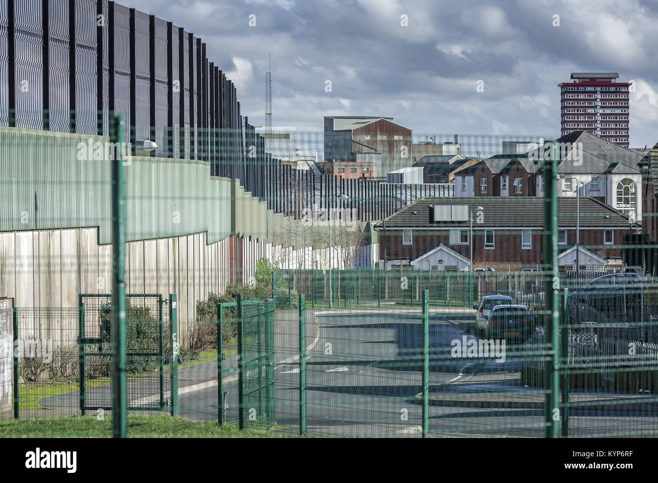 Belfast, Northern Ireland. 27th Feb, 2017. A peace fence several meters