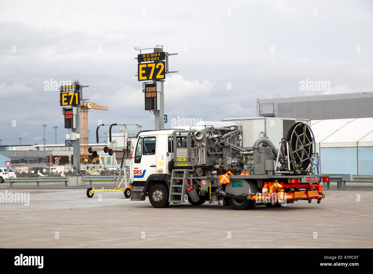 Aviation fuel truck hi-res stock photography and images - Alamy