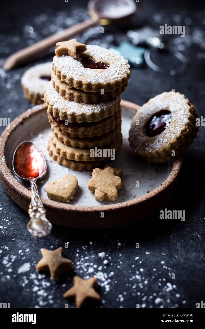 Pistachio strawberry linzer cookies Stock Photo Alamy
