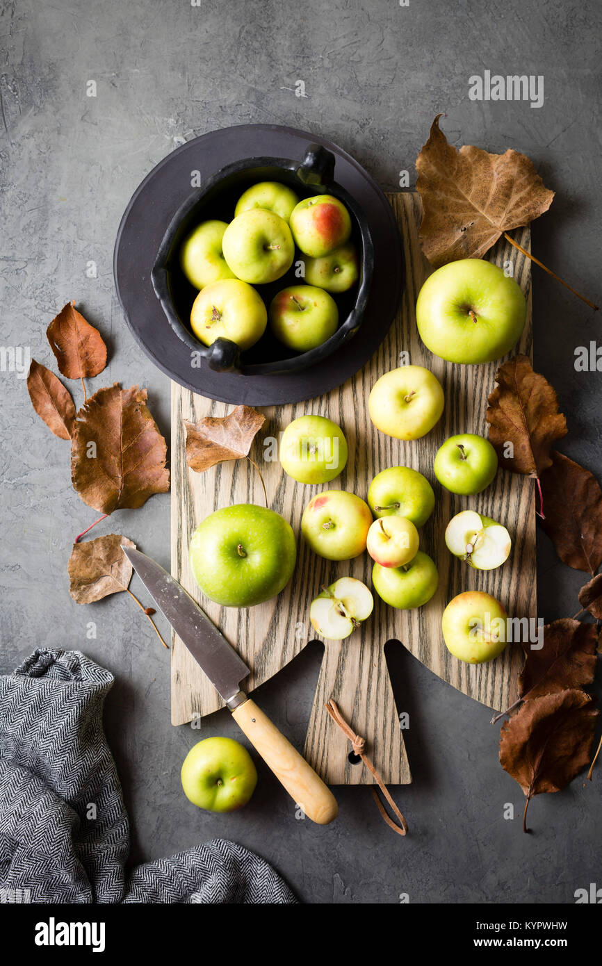 Small green apples hi-res stock photography and images - Alamy