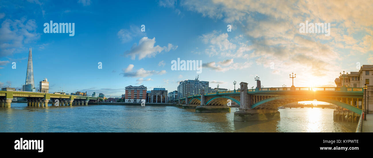 Panorama river thames southwark hi-res stock photography and images - Alamy