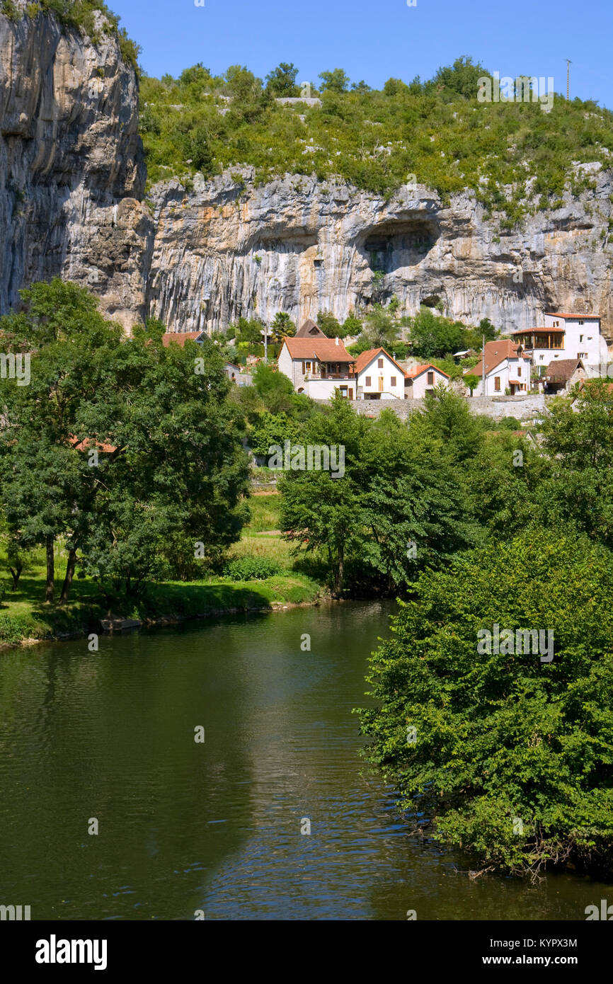 The picturesque Cele Valley at Cabrerets in The Lot, France, Europe