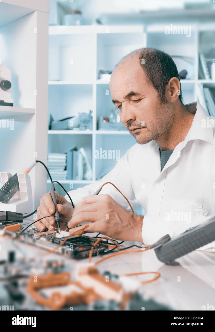 Digital engineering and test centre hi-res stock photography and images ...
