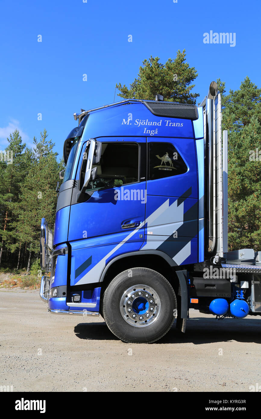 Volvo FMX 500 8×4 rigid Day cab with tipper body '2009–13