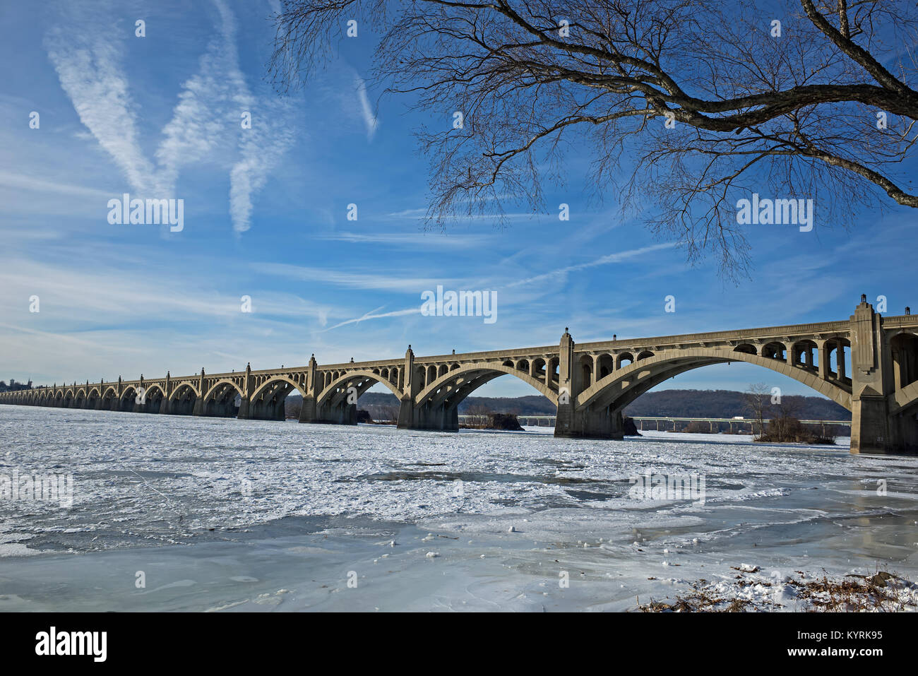 Frozen Susquehanna River in PA, USA. It is the longest river on the East Coast of the United States that drains into the Atlantic Ocean. Stock Photo