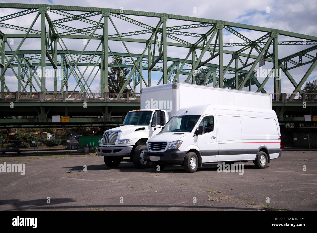 Semi Truck Trailer Van Box High Resolution Stock Photography And Images Alamy Semi Truck Trailer Van Box High Resolution Stock Photography And Images Alamy