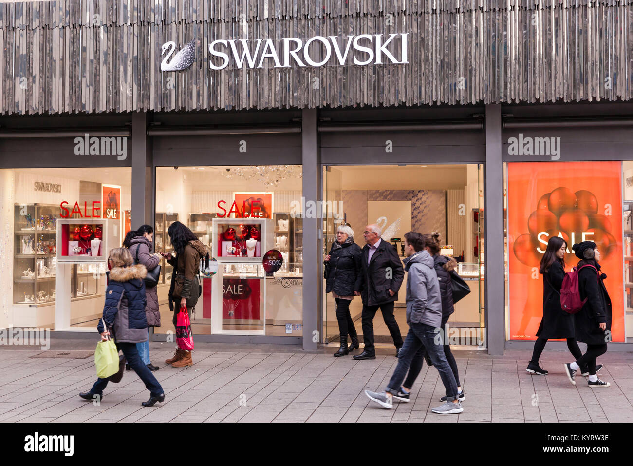 Swarovski shop hi-res stock photography and images - Page 2 - Alamy