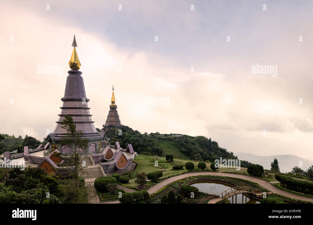 Naphamethinidon and Naphaphonphumisiri, two chedis near the summit of Doi Inthanon Stock Photo