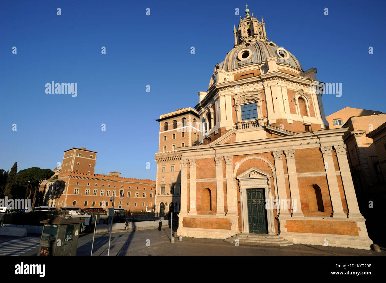 Renaissance church architecture hi-res stock photography and images - Alamy