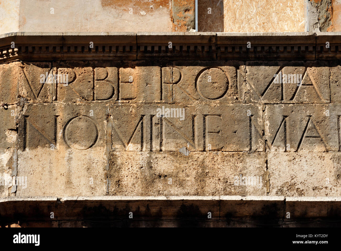 Italy, Rome, Jewish Ghetto, Via del Portico d'Ottavia, house of Lorenzo Manilio (15th century AD), inscriptions on the facade Stock Photo