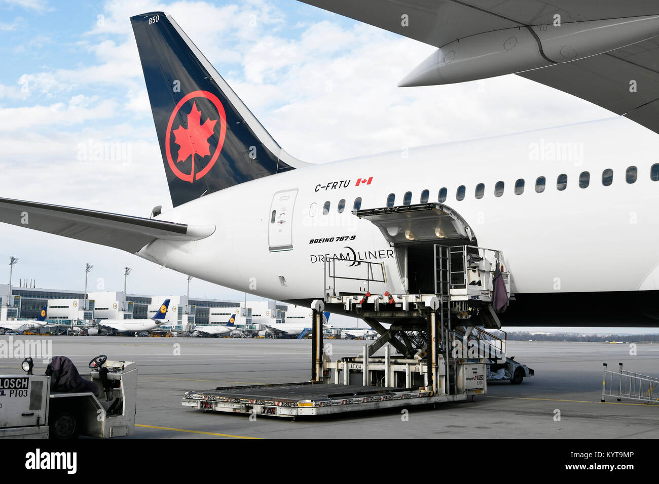 Air Canada, Boeing, B787-900, Dreamliner, satellite handling, on block, Munich Airport, Stock Photo