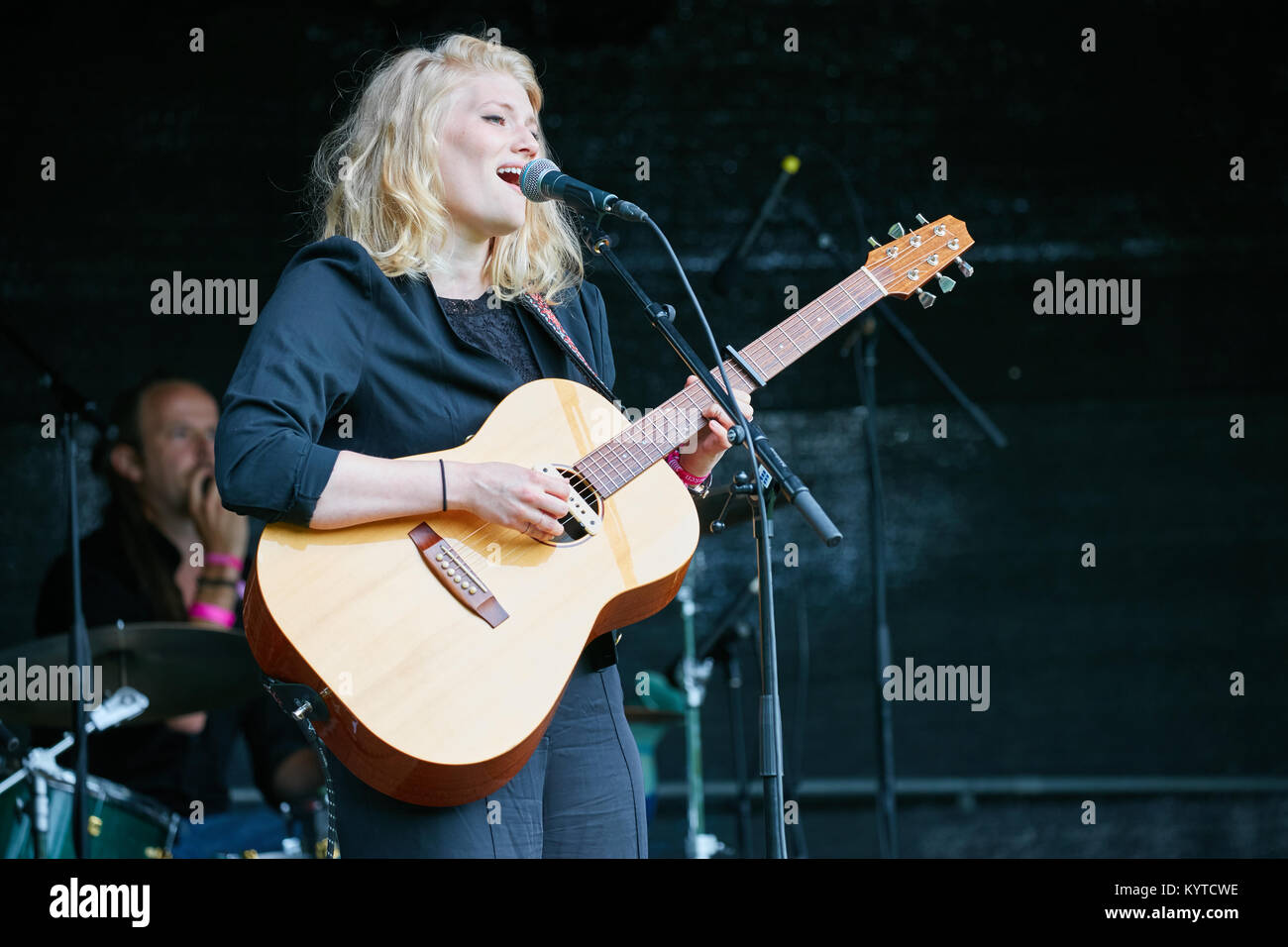 The Swedish folk duo Good Harvest Whitney performs a live concert during the Norwegian music festival Piknik i Parken in Oslo. The duo consists of the two musicians and singers Hanna Enlof and Ylva Eriksson (pictured). Norway, 22/06 2017. Stock Photo