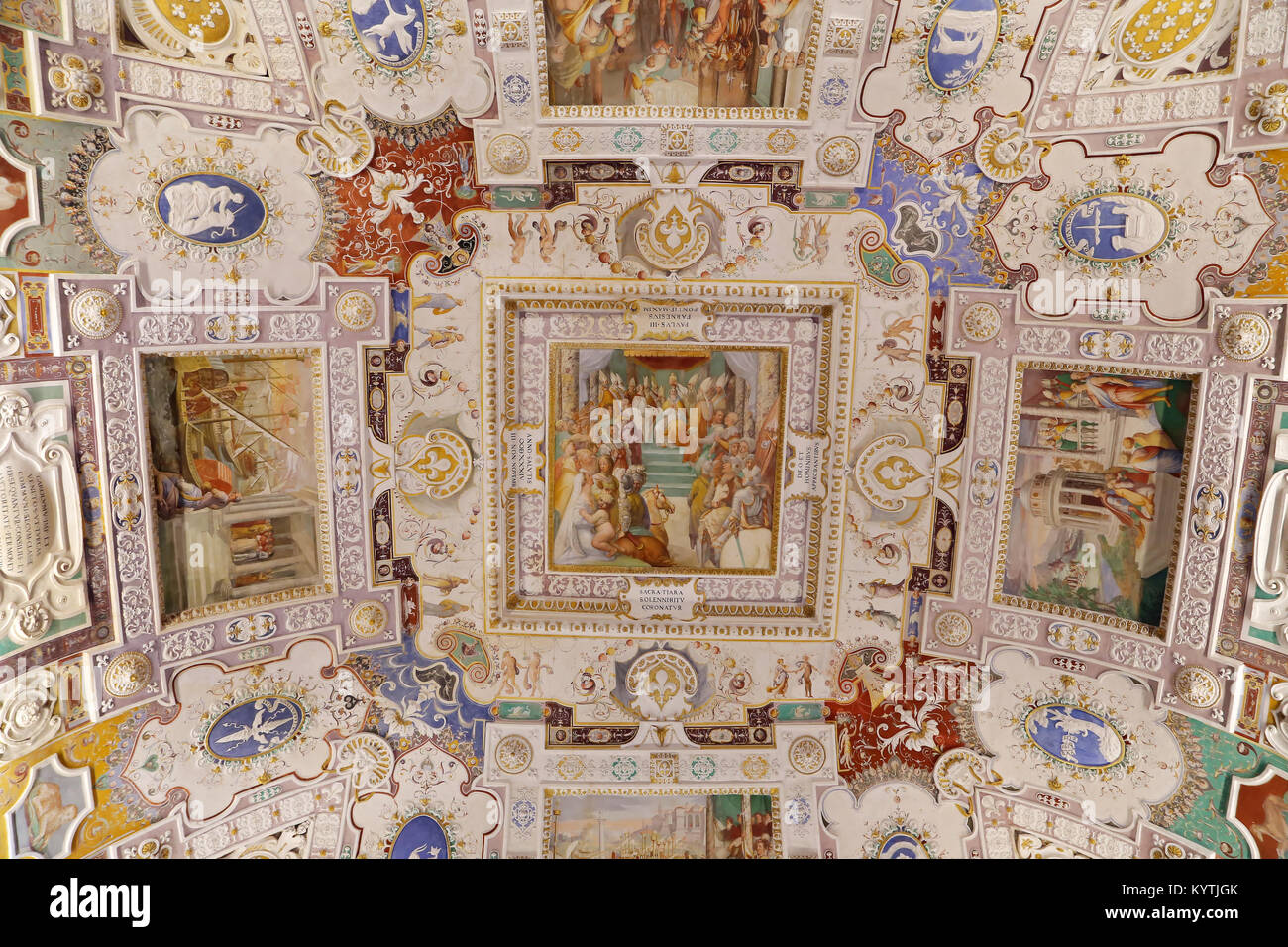 Villa Farnese - Room of the wall- makers Stock Photo - Alamy