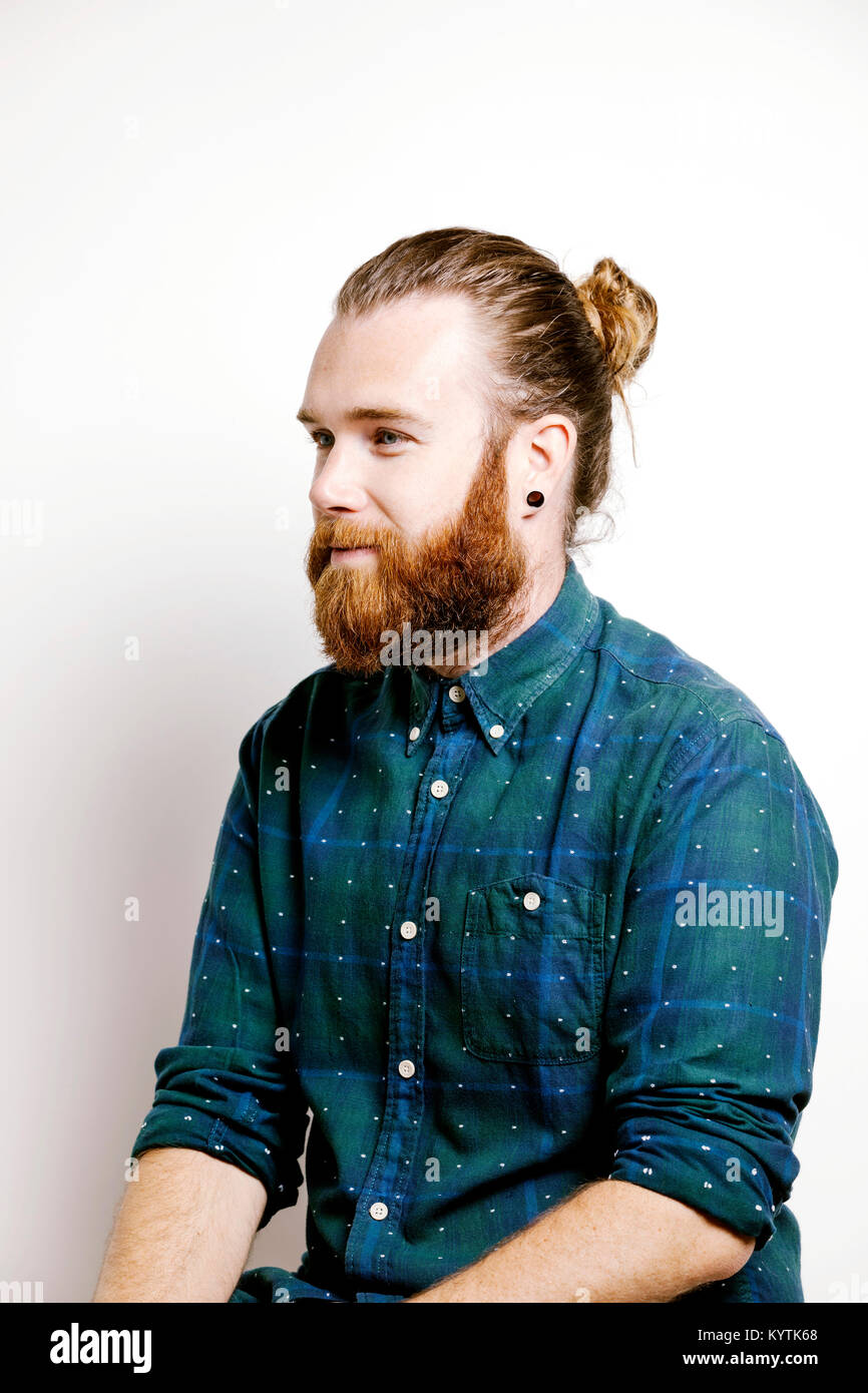 Male bearded friends sitting hi res stock photography and images Alamy Male bearded friends sitting hi res stock photography and images Alamy