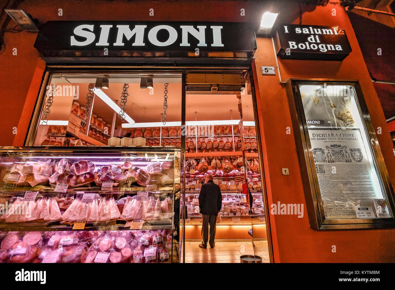 Emilia romagna and salumeria simoni hi-res stock photography and images ...