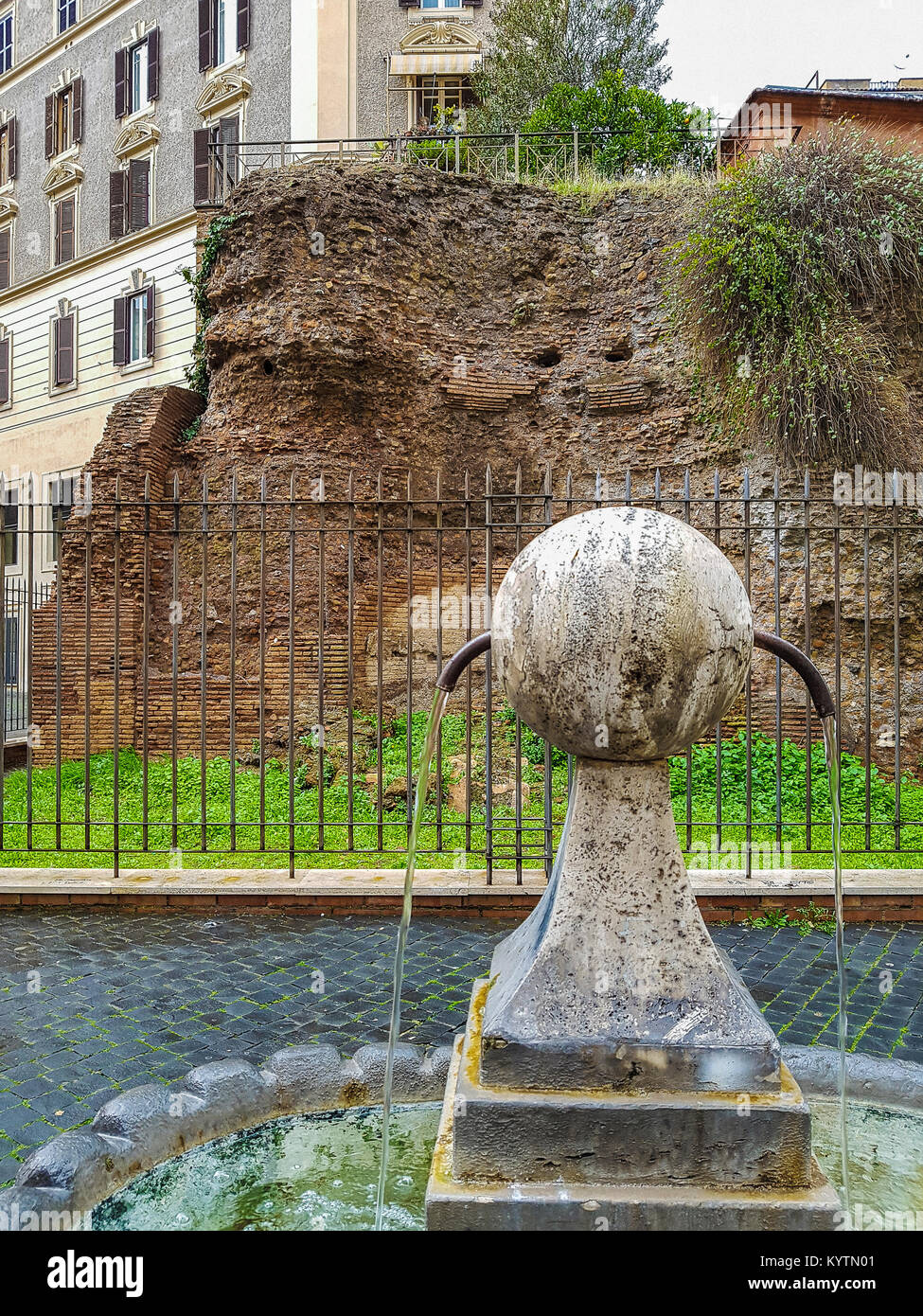Iside rome hi-res stock photography and images - Alamy