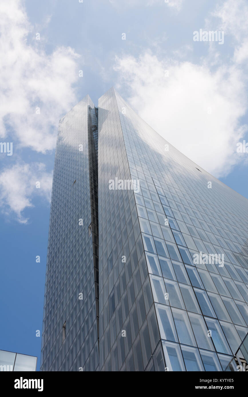 Azrieli towers in tel aviv hi-res stock photography and images - Alamy