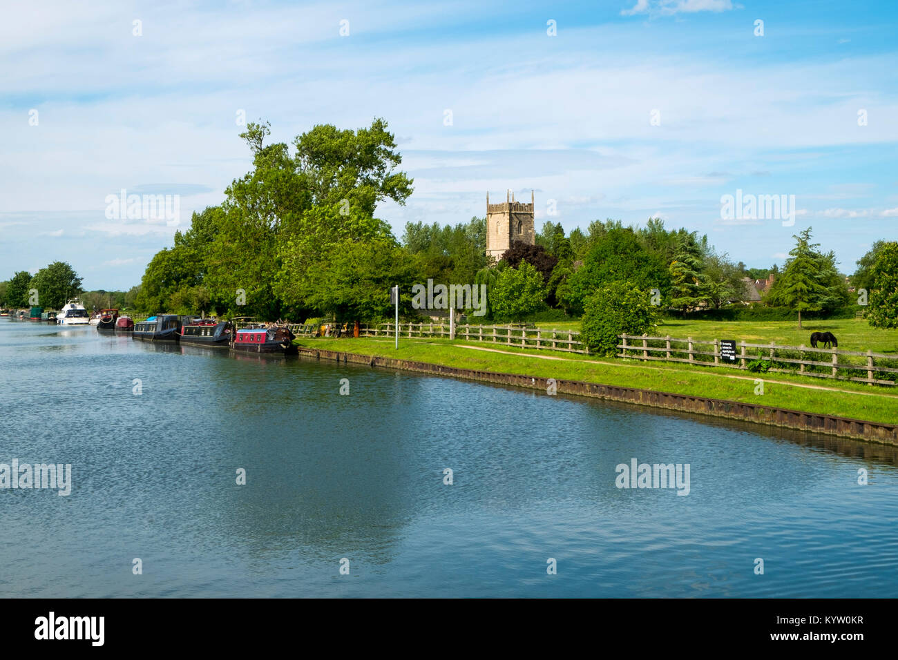 Canalboat Stock Photos &amp; Canalboat Stock Images - Alamy