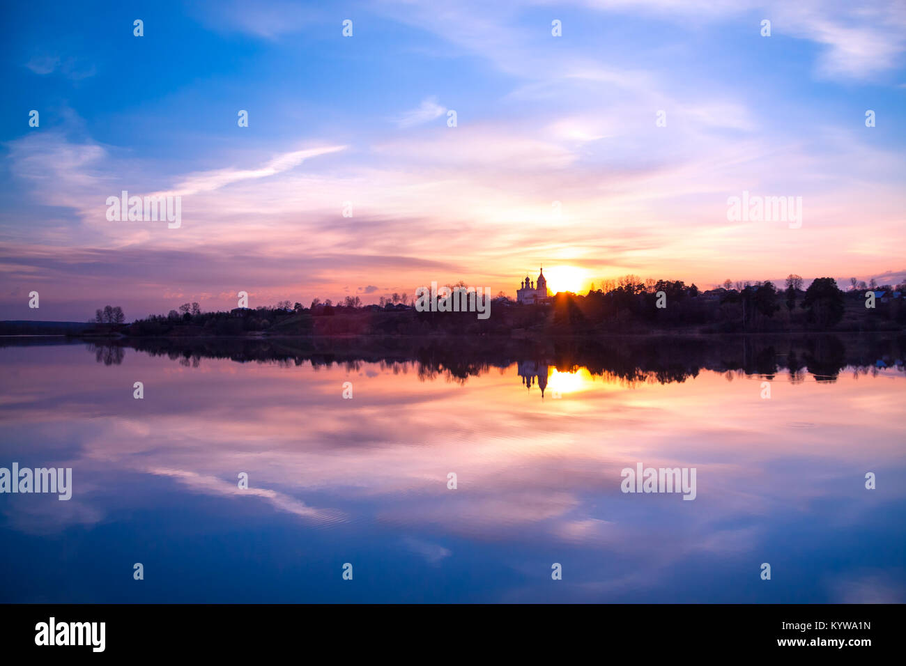 Sunbeam reflected in water hi-res stock photography and images - Alamy