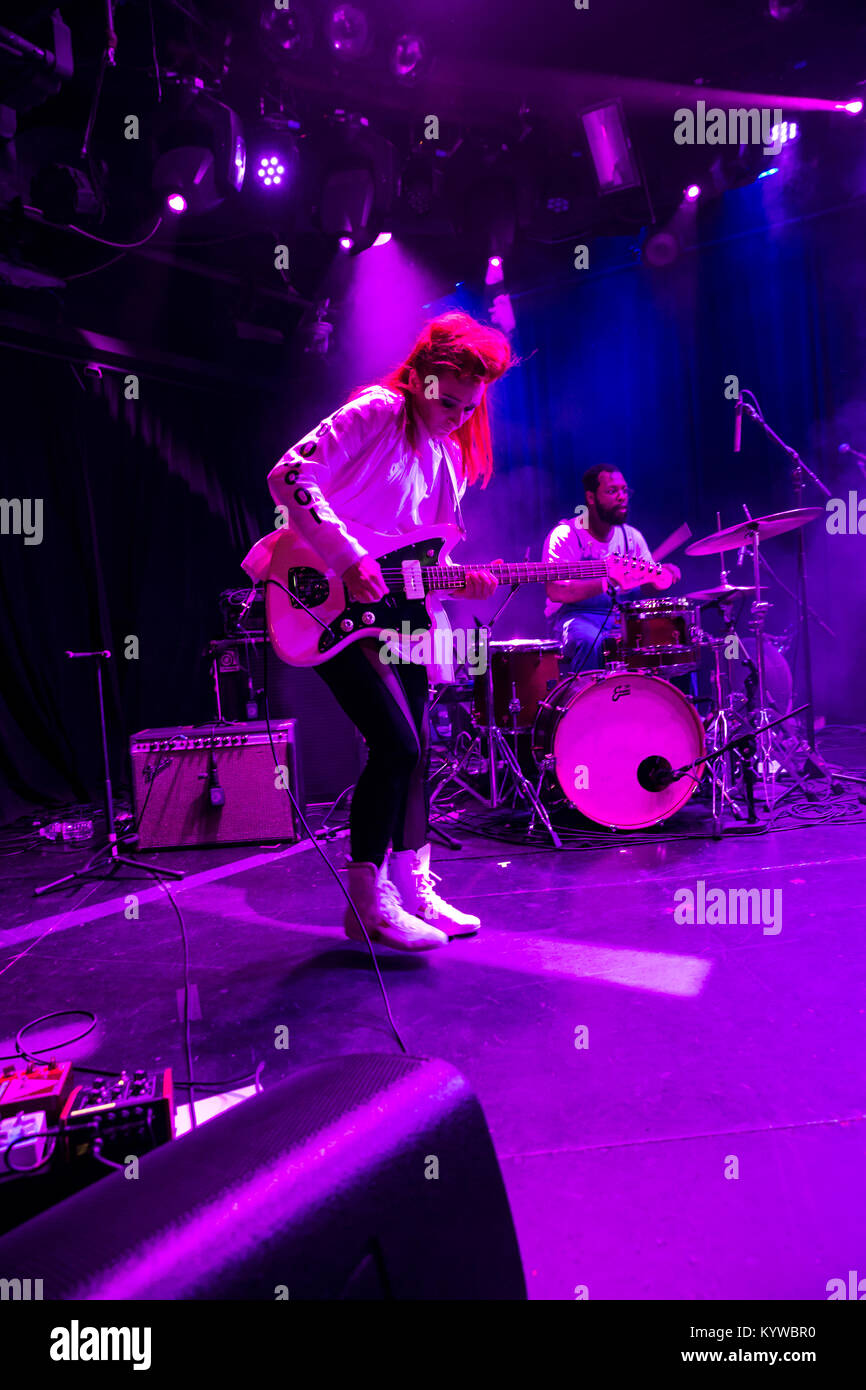 Shara Singer New York, NY - January 11, 2018: My Brightest Diamond with singer Shara ...