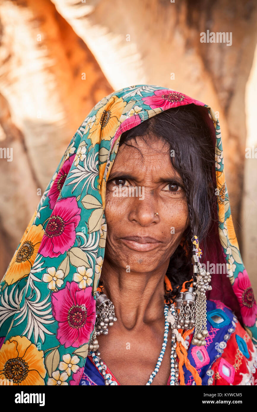 India karnataka portrait indian woman hi-res stock photography and ...