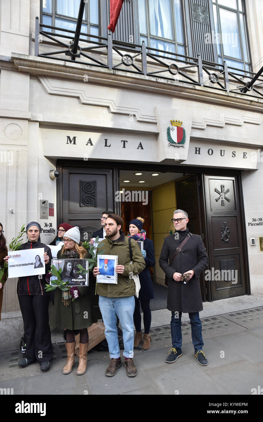 Piccadilly London UK 16th Jan 2018 Vigil Held Outside Malta House piccadilly-london-uk-16th-jan-2018-vigil-held-outside-malta-house