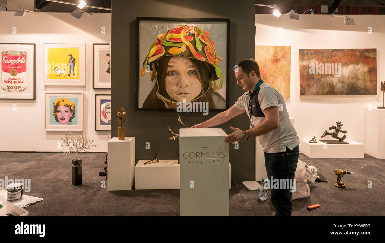 London, UK. 16th Jan, 2018. Work on the Gormleys stand takes place in