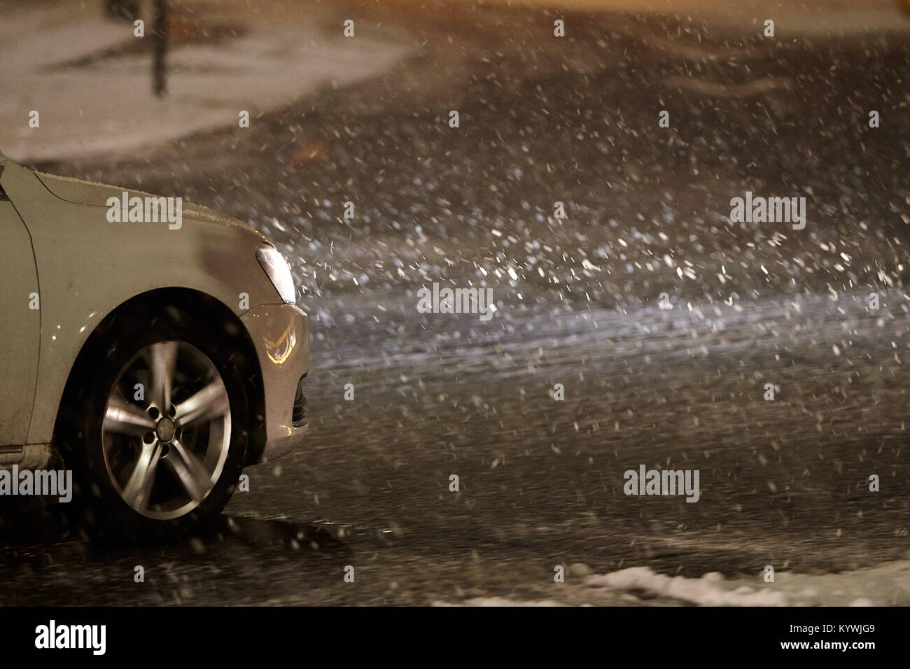 Car spinning wheels hires stock photography and images Alamy