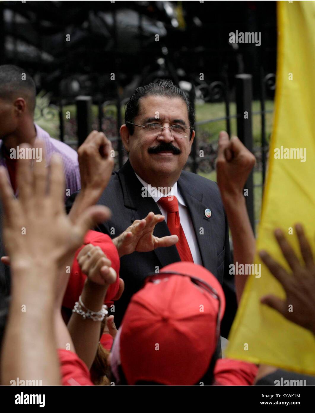 Caracas, Distrito Capital, Venezuela. 19th Apr, 2013. April 19, 2013. Manuel Zelaya (c) former president of Honduras, arrives at the national assembly for the swearing-in of Nicolas Maduro, as president of Venezuela. Photo: Juan Carlos Hernandez Credit: Juan Carlos Hernandez/ZUMA Wire/Alamy Live News Stock Photo