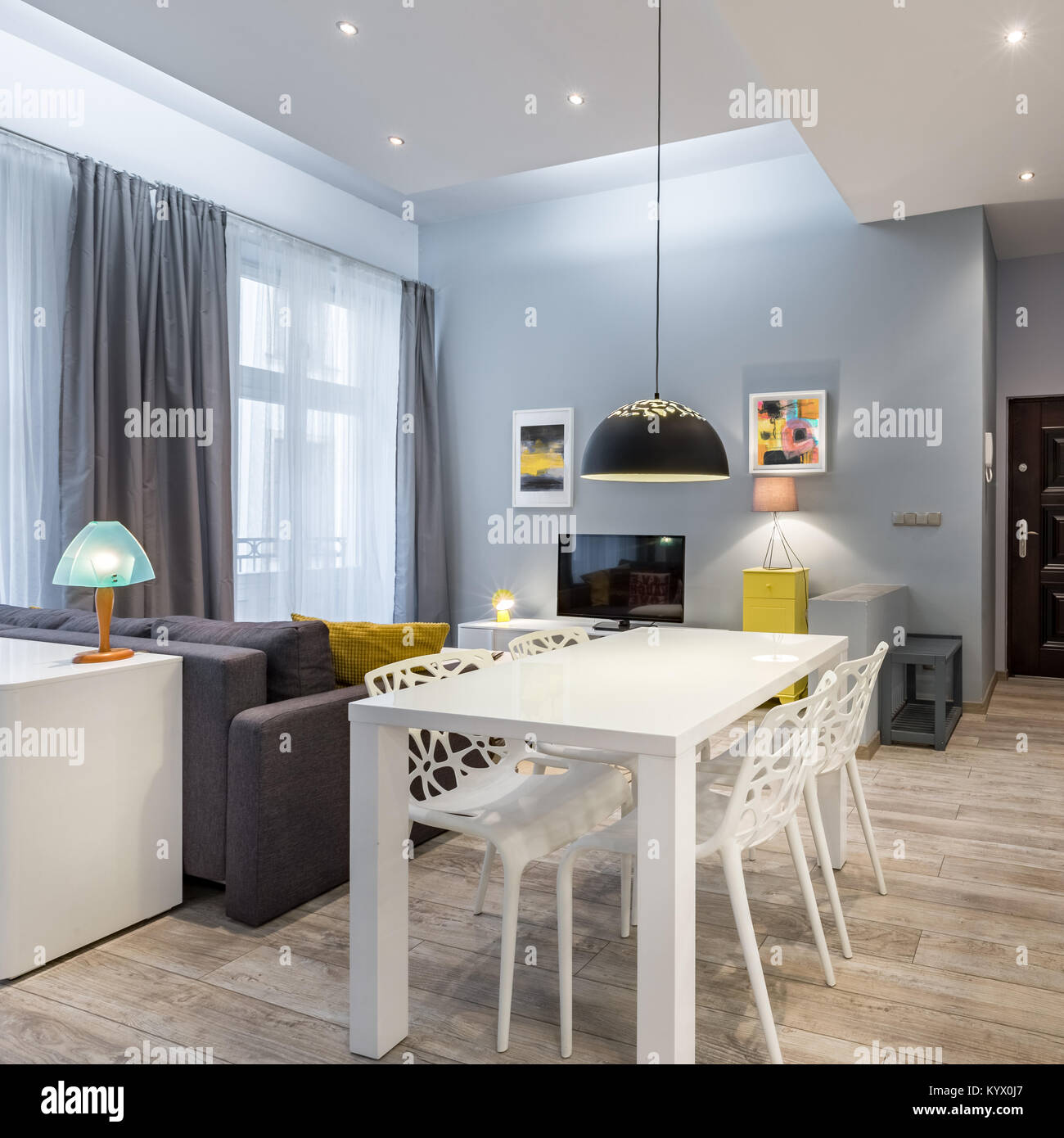 Studio flat hires stock photography and images Alamy