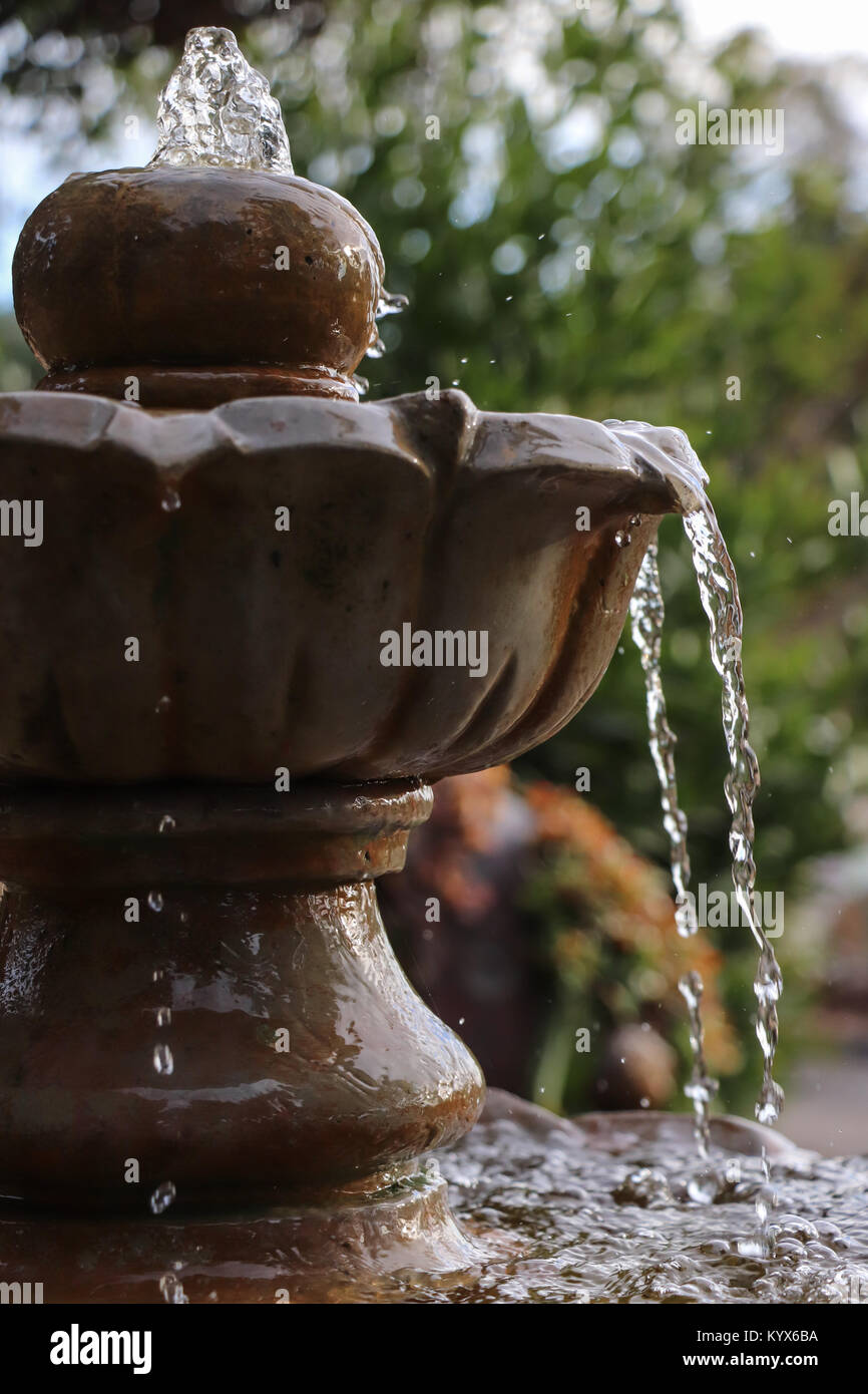 Garden water feature hi-res stock photography and images - Alamy